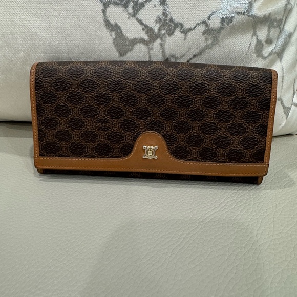 Celine bucket bag and wallet set.. - Picture 7 of 10